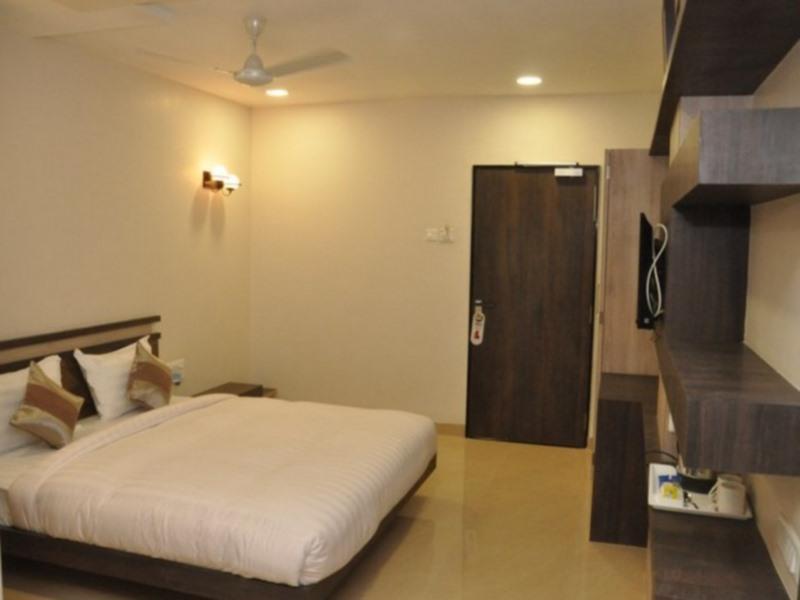 Townhouse Oak Hotel The Sudesh Rāipur Eksteriør bilde