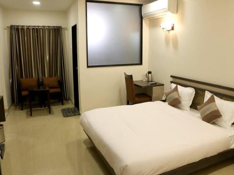 Townhouse Oak Hotel The Sudesh Rāipur Eksteriør bilde